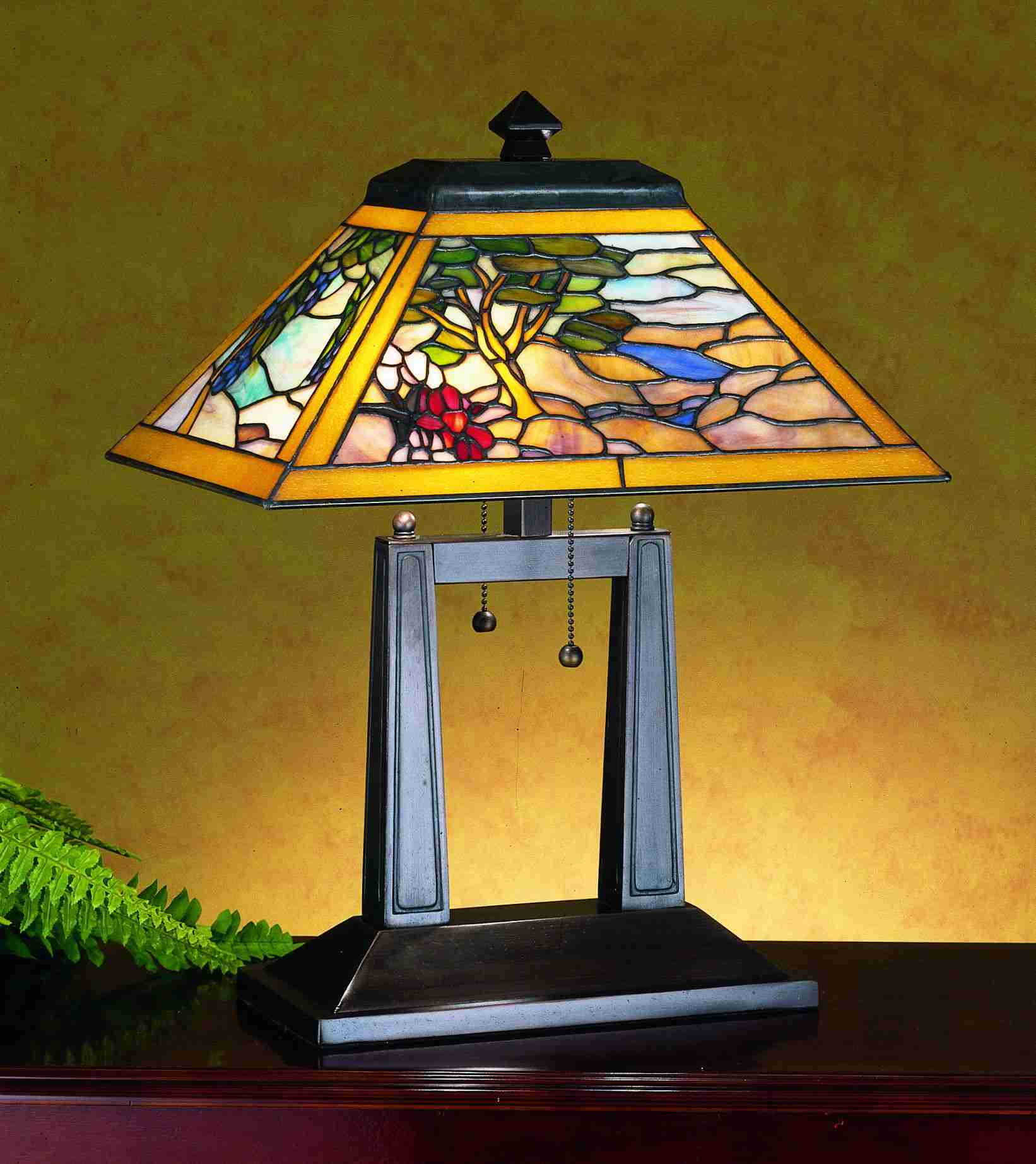  MISSION TIFFANY REPRODUCTION OF ORIGINAL ARTS & CRAFTS FLORAL